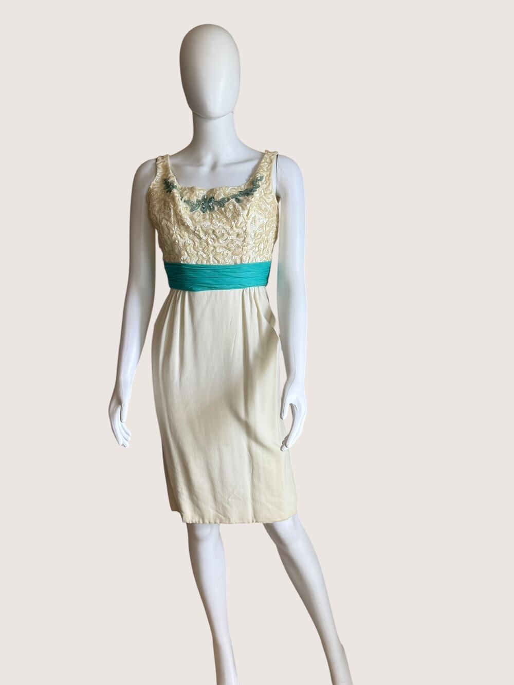 Vintage 1970's  Ivory Sleeveless Sheath Dress - Sz XS